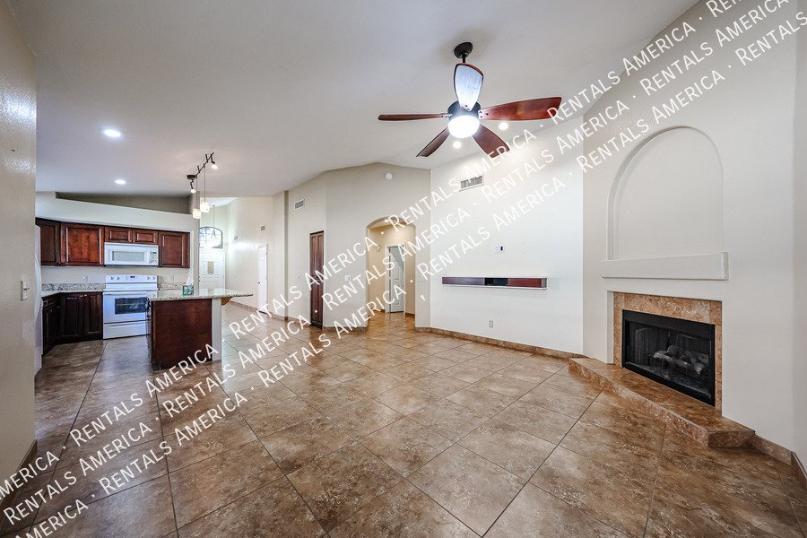 GORGEOUS 3BR IN DESERT SHIRES property image