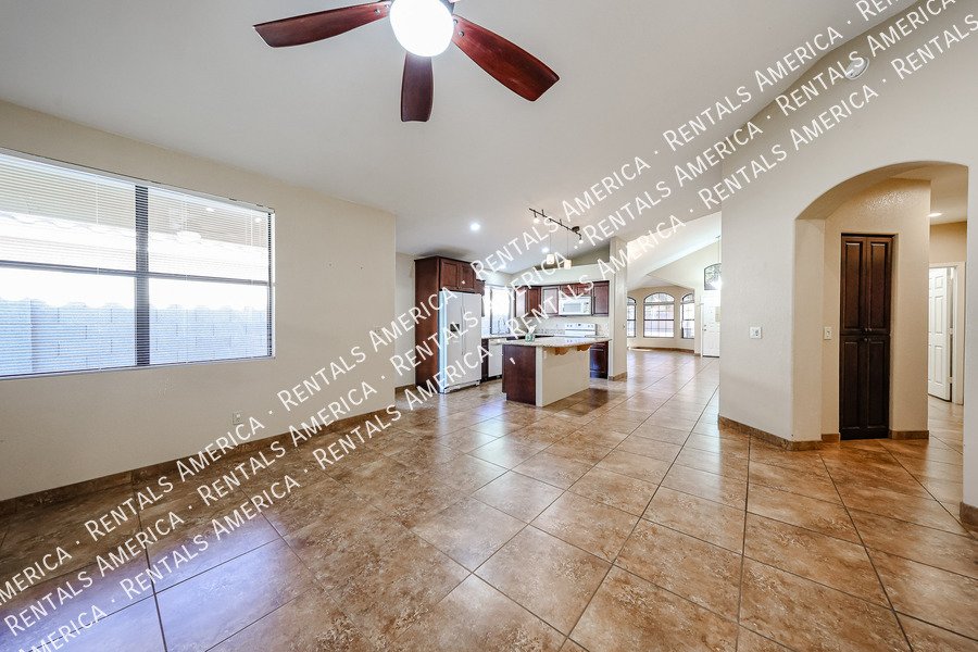 GORGEOUS 3BR IN DESERT SHIRES property image