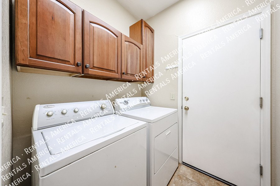 GORGEOUS 3BR IN DESERT SHIRES property image