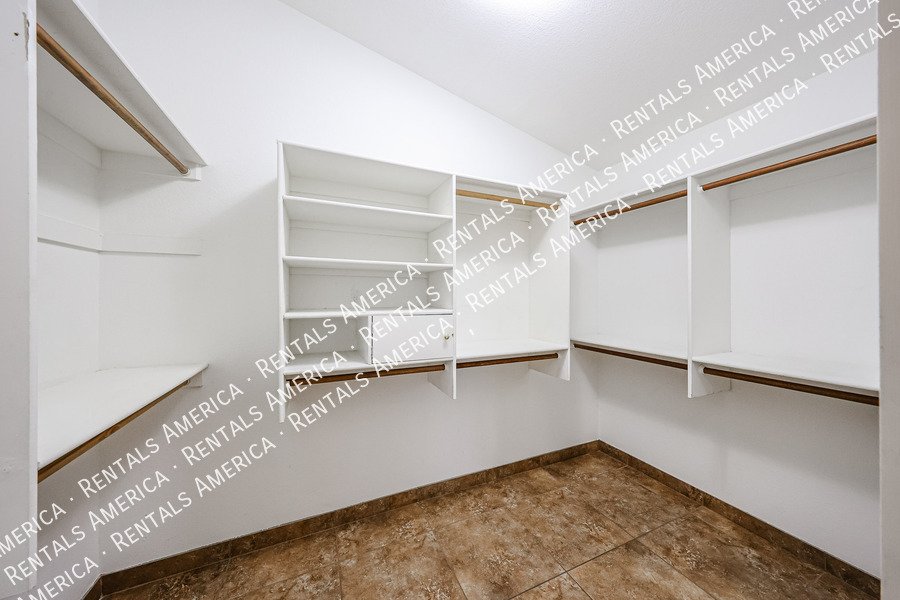 GORGEOUS 3BR IN DESERT SHIRES property image