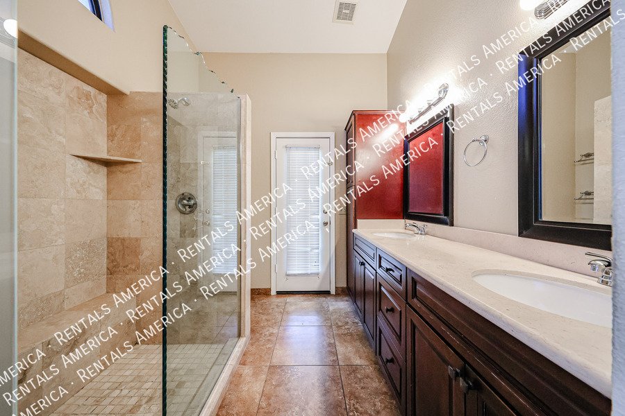 GORGEOUS 3BR IN DESERT SHIRES property image