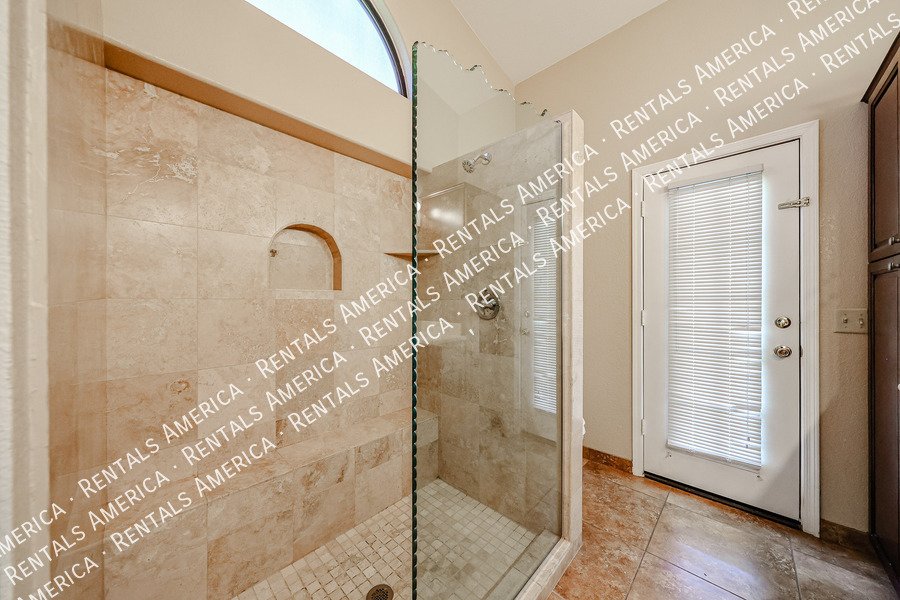 GORGEOUS 3BR IN DESERT SHIRES property image