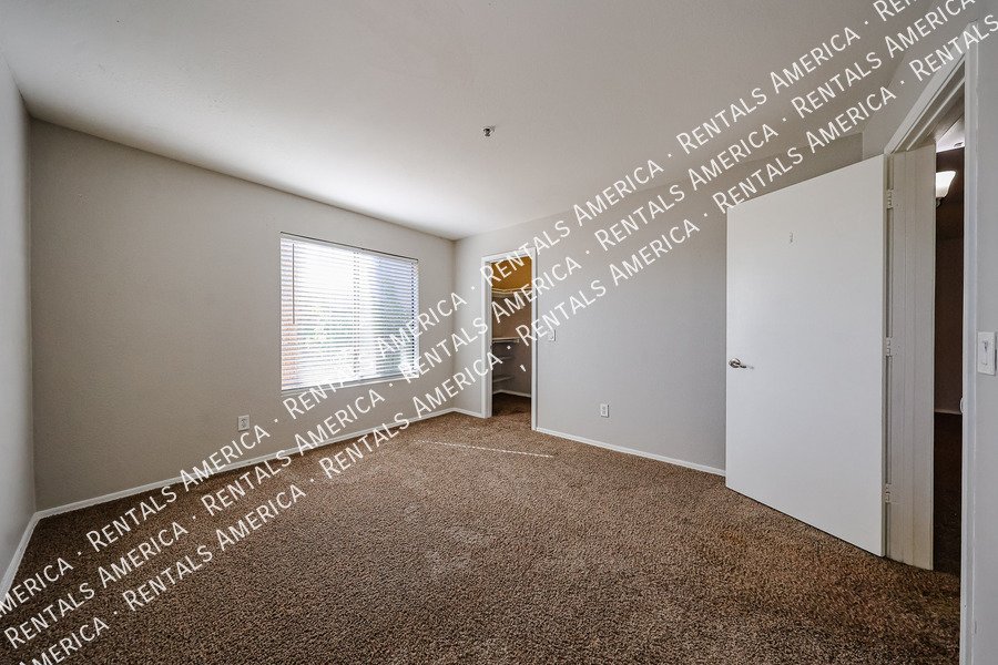 2025 E Campbell Ave property image