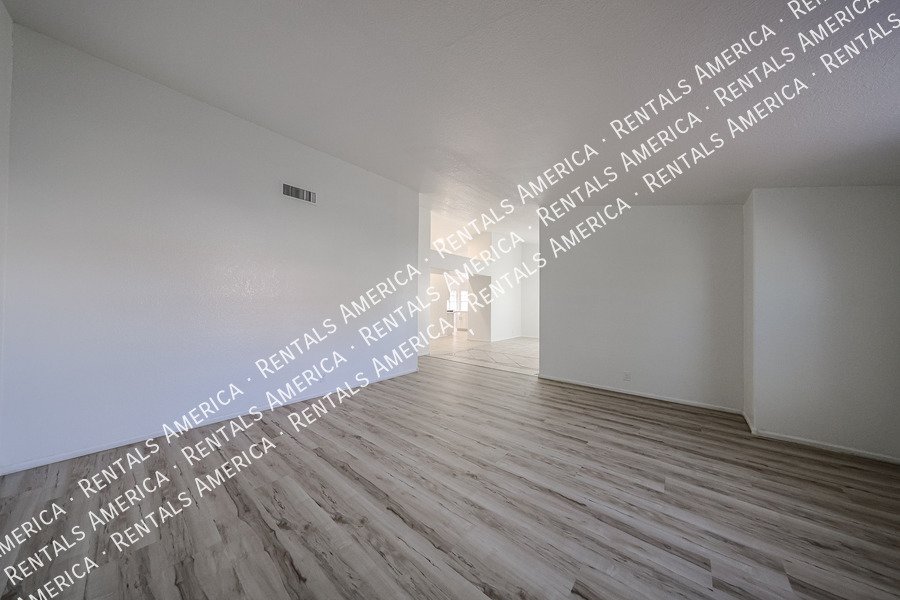 Move In Special . Amazing 4 BR/2BA Arrowhead Ranch Home! property image