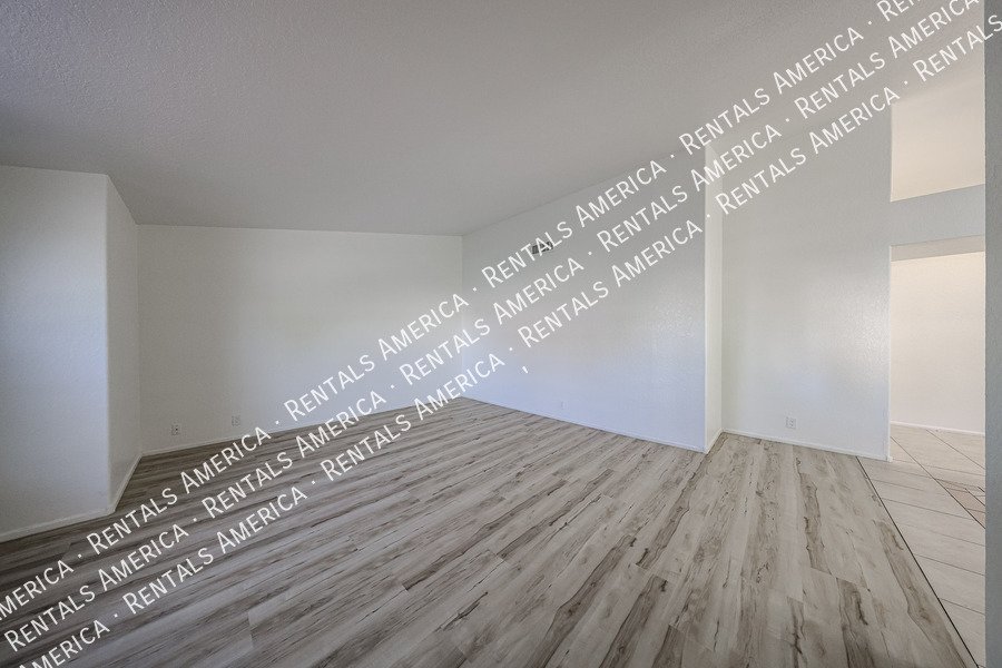 Move In Special . Amazing 4 BR/2BA Arrowhead Ranch Home! property image