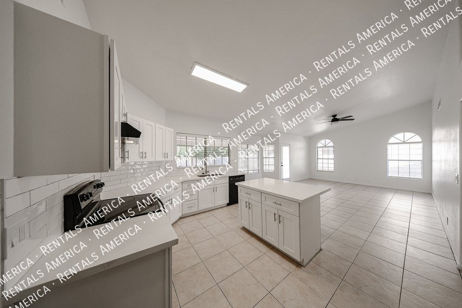 Move In Special . Amazing 4 BR/2BA Arrowhead Ranch Home! property image