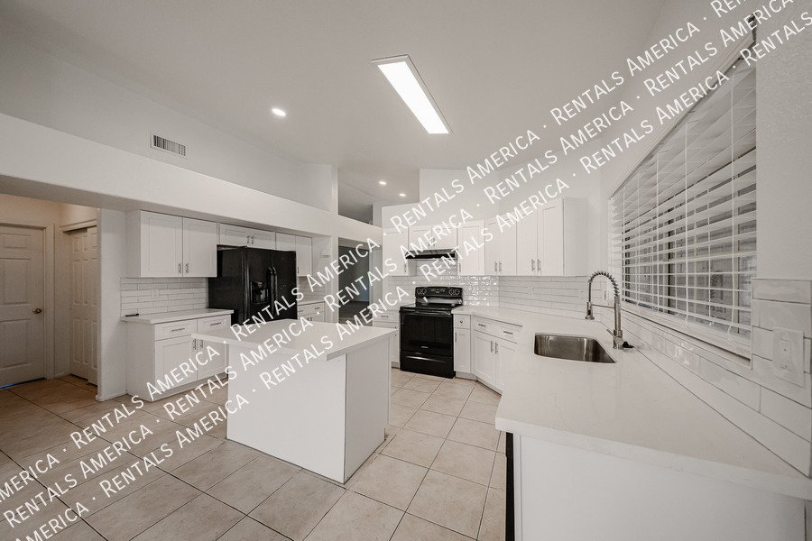 Move In Special . Amazing 4 BR/2BA Arrowhead Ranch Home! property image