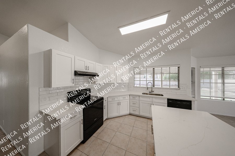 Move In Special . Amazing 4 BR/2BA Arrowhead Ranch Home! property image