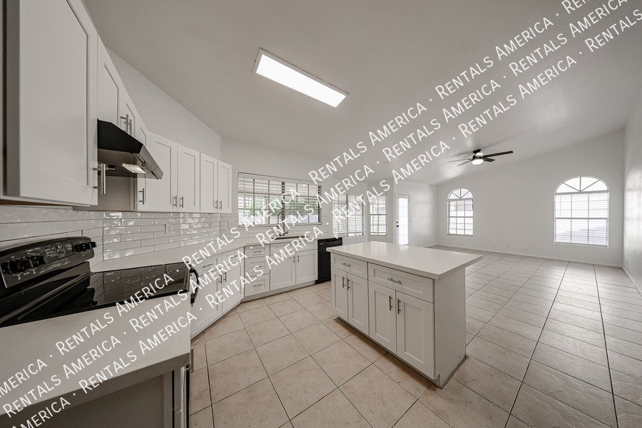 Move In Special . Amazing 4 BR/2BA Arrowhead Ranch Home! property image