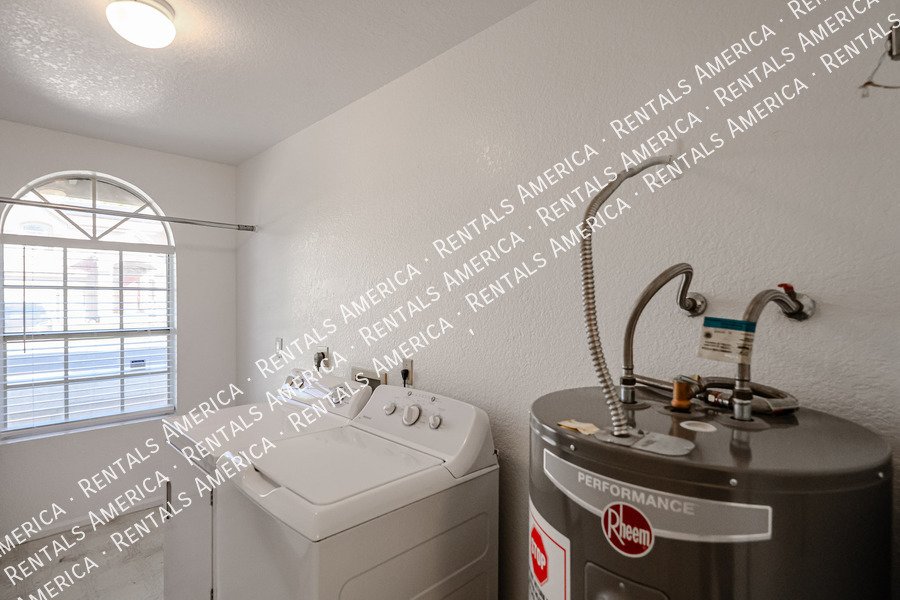 Move In Special . Amazing 4 BR/2BA Arrowhead Ranch Home! property image