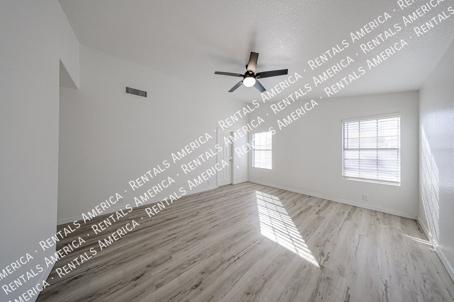 Move In Special . Amazing 4 BR/2BA Arrowhead Ranch Home! property image