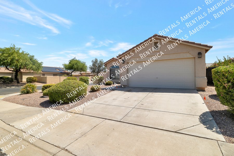 Beautiful home w/ Lots of Extras! property image