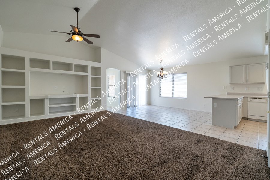 Beautiful home w/ Lots of Extras! property image