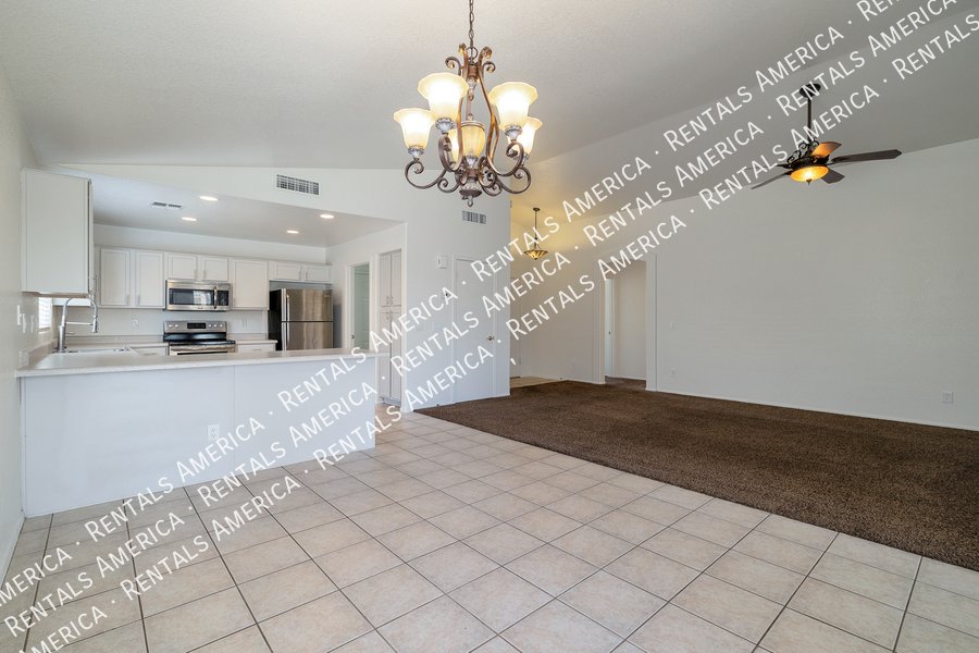 Beautiful home w/ Lots of Extras! property image