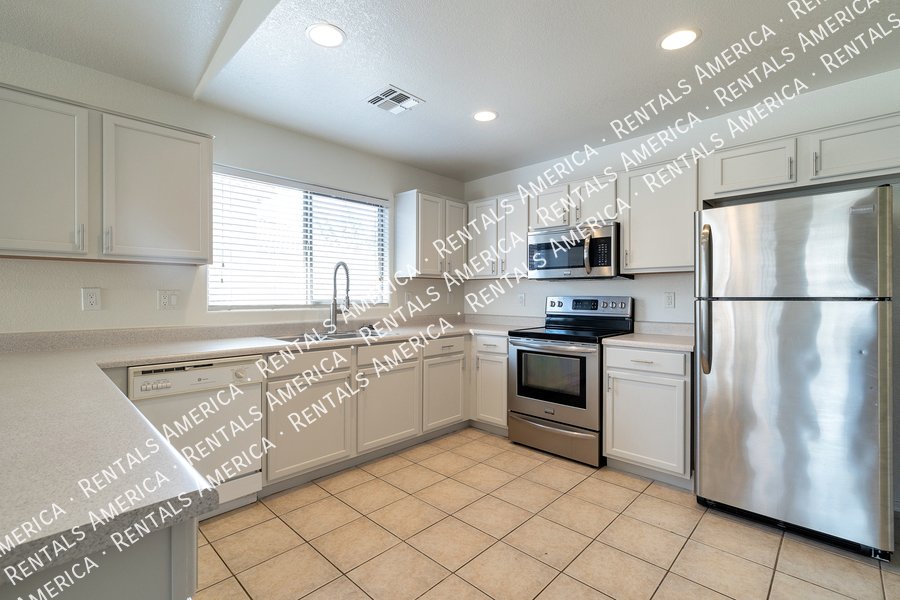 Beautiful home w/ Lots of Extras! property image