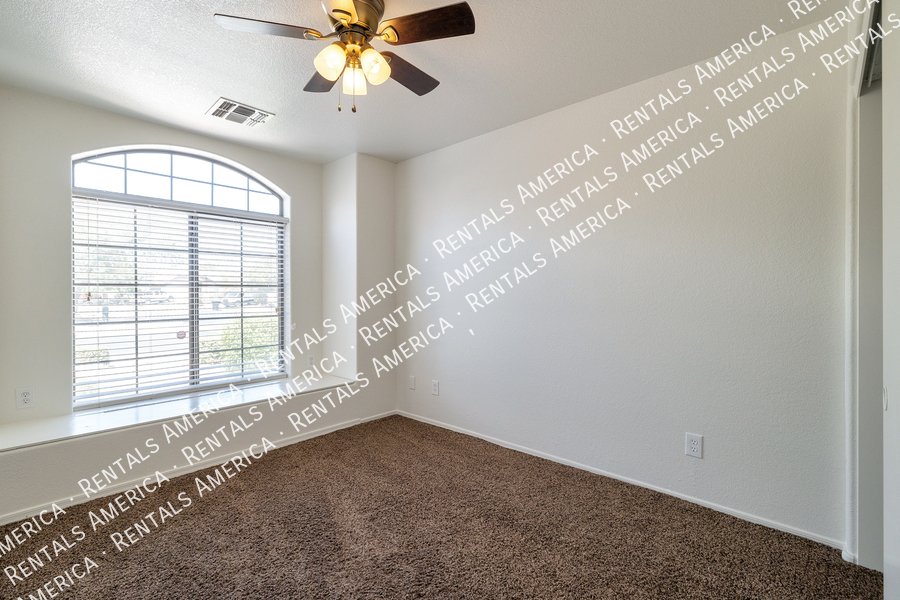 Beautiful home w/ Lots of Extras! property image