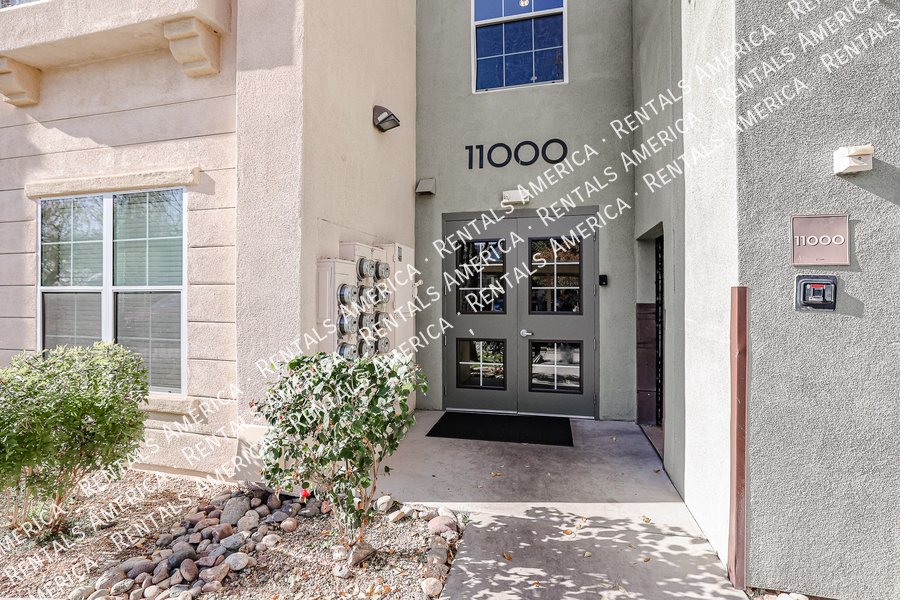 Upscale 2 Bedroom Condo Gated Community property image