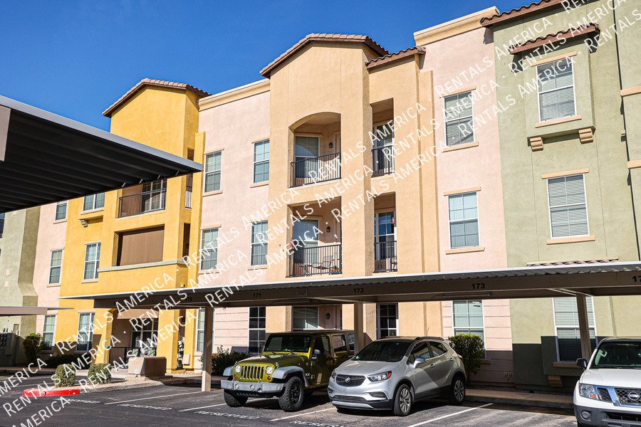 Upscale 2 Bedroom Condo Gated Community property image