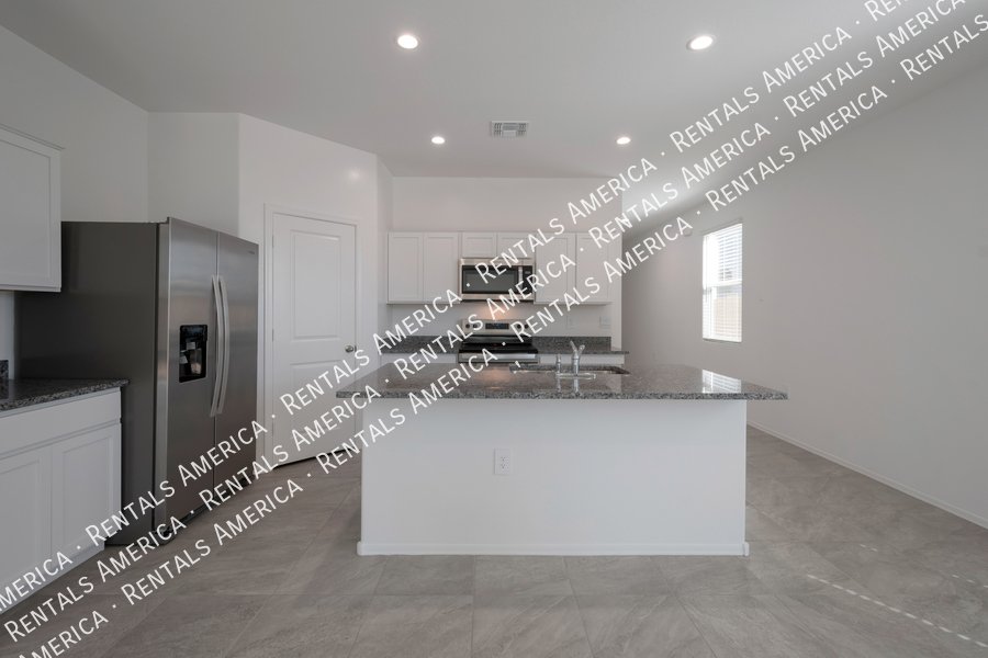 ***Move in special-1st month free at move in*** property image