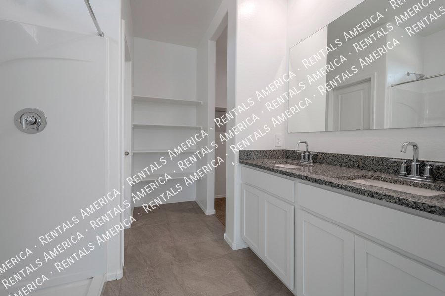 ***Move in special-1st month free at move in*** property image