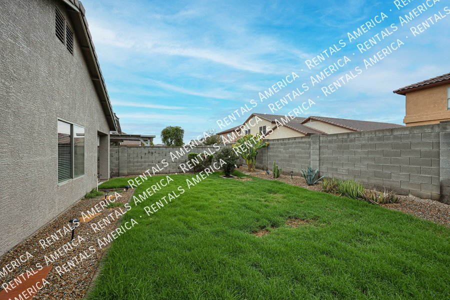 MI SPECIAL! Beautiful 4BD 2BA Home in Maricopa Meadows! property image
