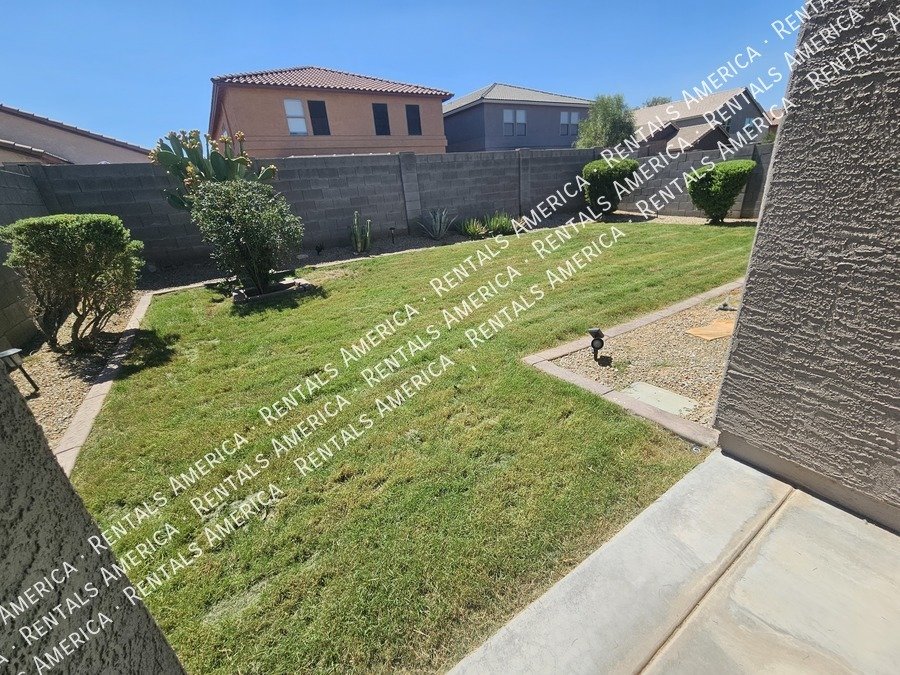 MI SPECIAL! Beautiful 4BD 2BA Home in Maricopa Meadows! property image