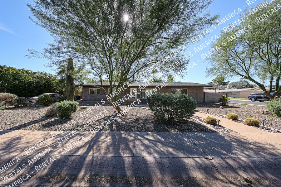 LOCATION LOCATION!  No RENT in NOVEMBER!!! property image