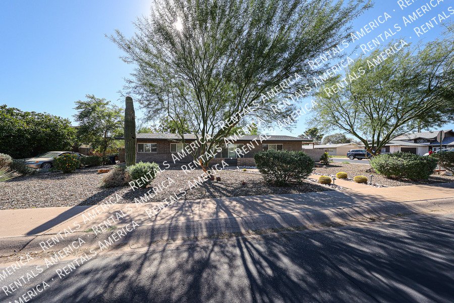 LOCATION LOCATION!  No RENT in NOVEMBER!!! property image