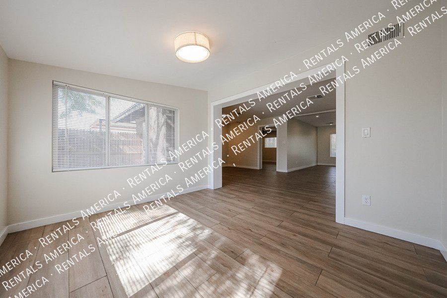 LOCATION LOCATION!  No RENT in NOVEMBER!!! property image