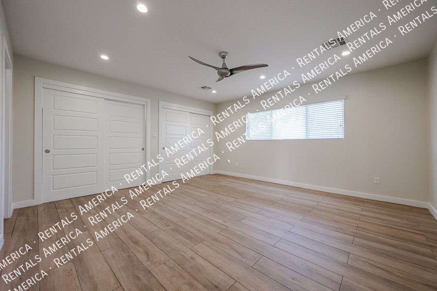 LOCATION LOCATION!  No RENT in NOVEMBER!!! property image