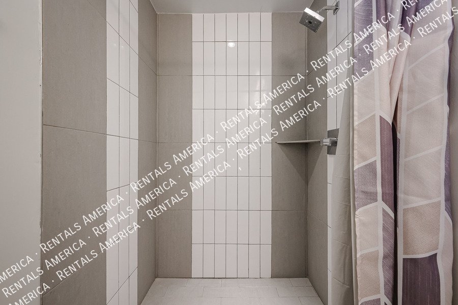 LOCATION LOCATION!  No RENT in NOVEMBER!!! property image