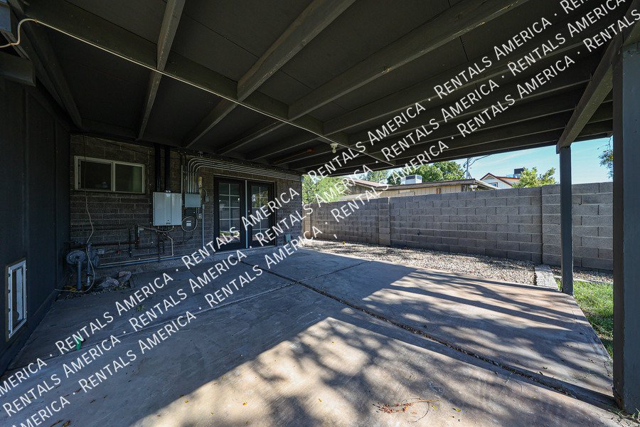 LOCATION LOCATION!  No RENT in NOVEMBER!!! property image