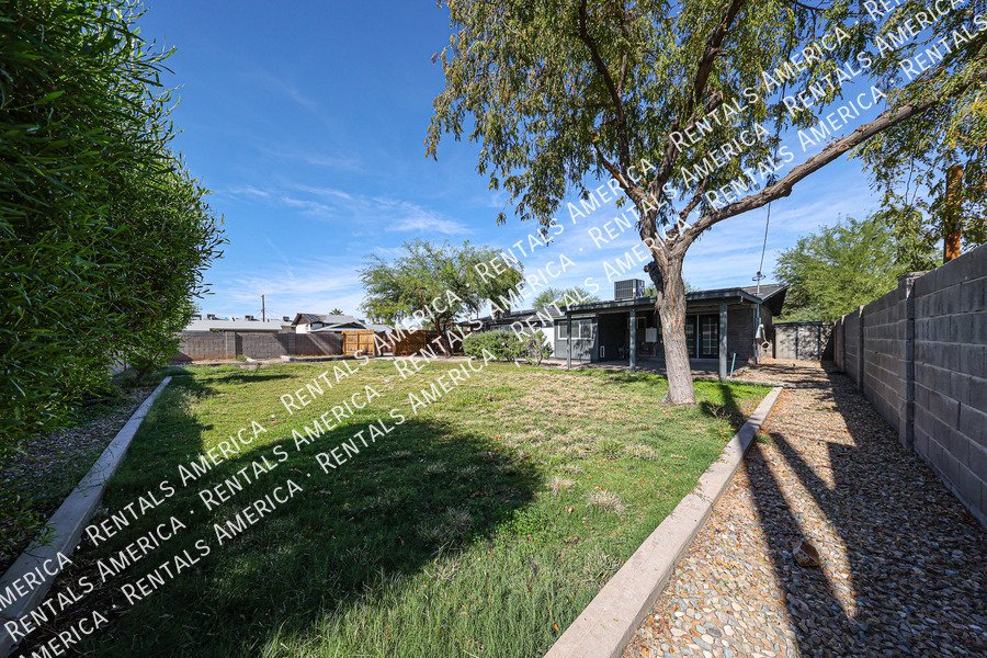 LOCATION LOCATION!  No RENT in NOVEMBER!!! property image