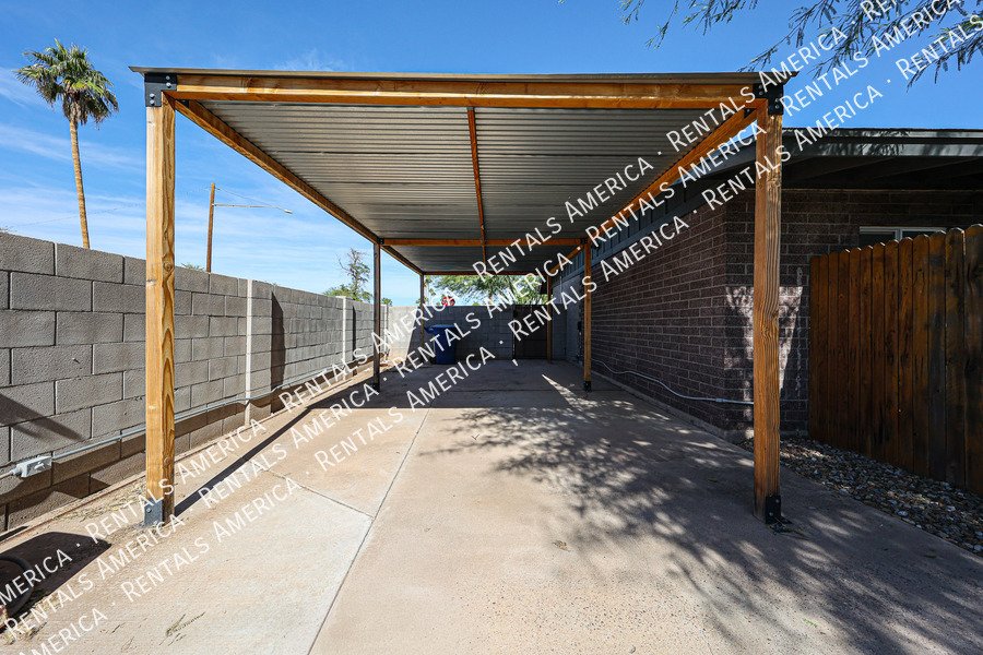 LOCATION LOCATION!  No RENT in NOVEMBER!!! property image