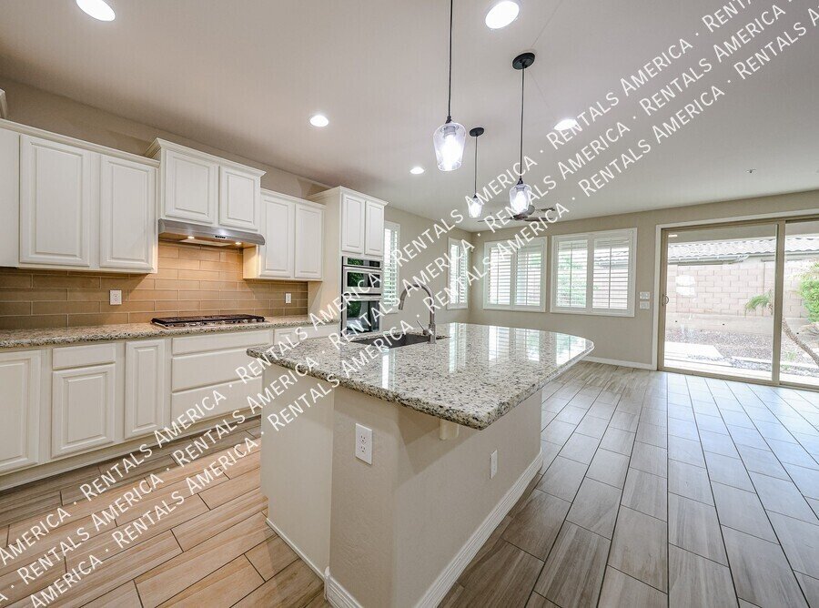 Move In Special! 3 bed 2bath home! Corner lot! property image