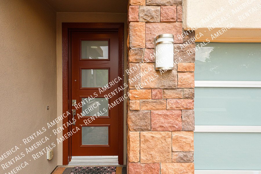 Move In Special! 3 bed 2bath home! Corner lot! property image