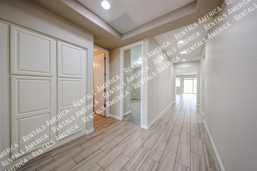 Move In Special! 3 bed 2bath home! Corner lot! property image