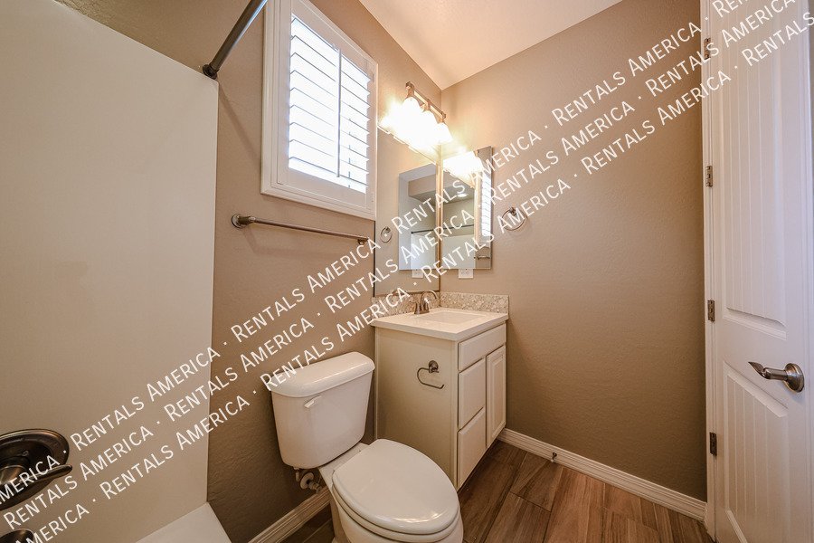 Move In Special! 3 bed 2bath home! Corner lot! property image