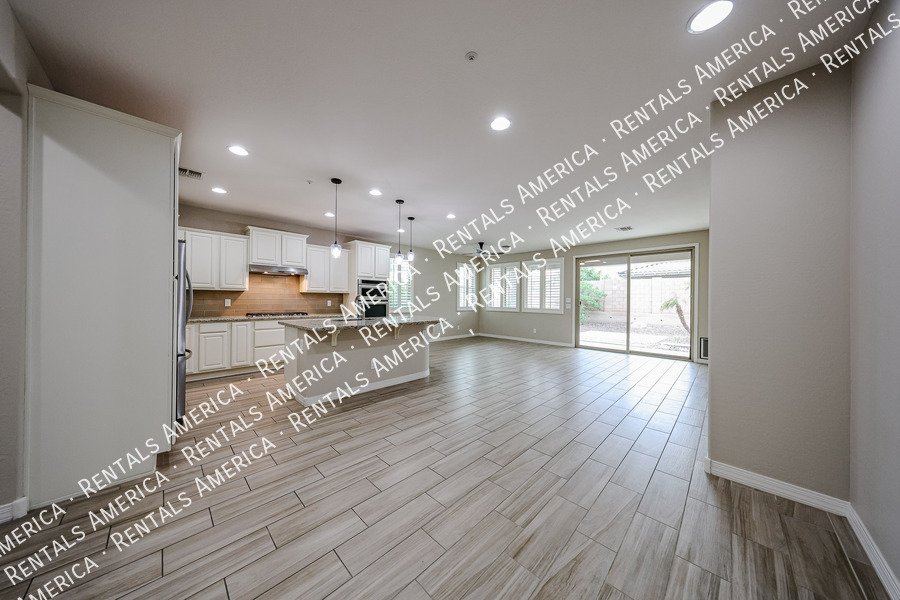 Move In Special! 3 bed 2bath home! Corner lot! property image