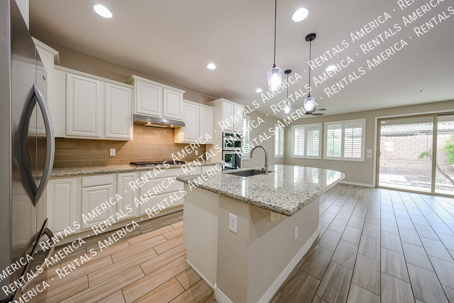 Move In Special! 3 bed 2bath home! Corner lot! property image