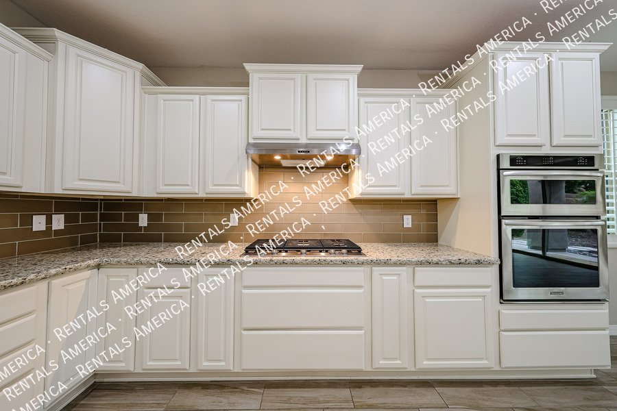 Move In Special! 3 bed 2bath home! Corner lot! property image