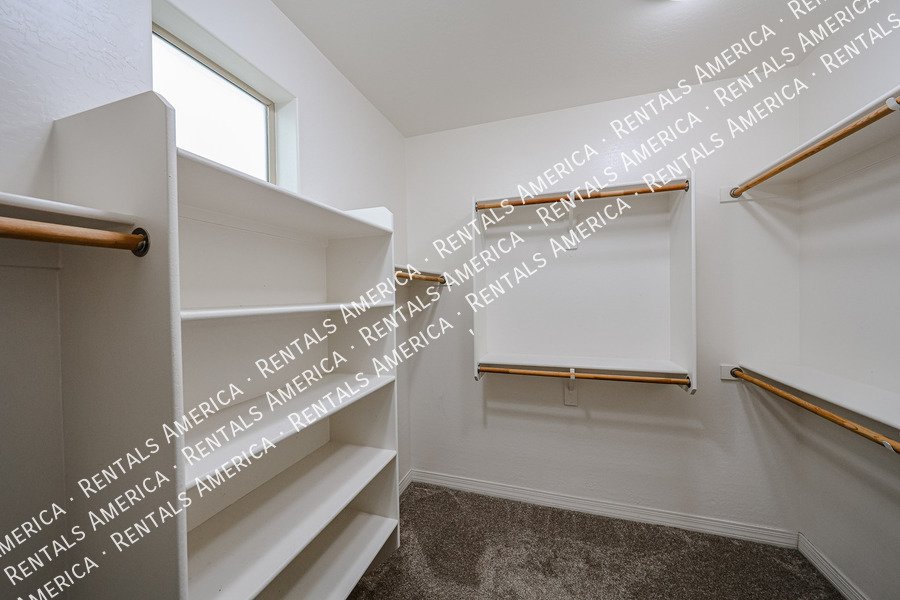 Move In Special! 3 bed 2bath home! Corner lot! property image