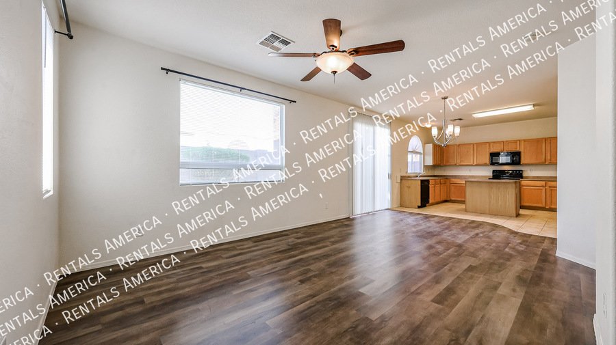 Great San Tan Location! 3 Bed/ 2.5 Bath w/Loft! property image