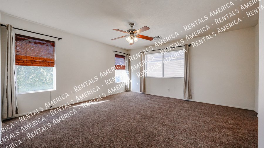 Great San Tan Location! 3 Bed/ 2.5 Bath w/Loft! property image