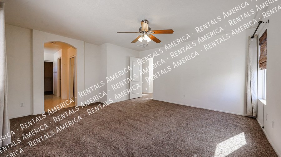 Great San Tan Location! 3 Bed/ 2.5 Bath w/Loft! property image