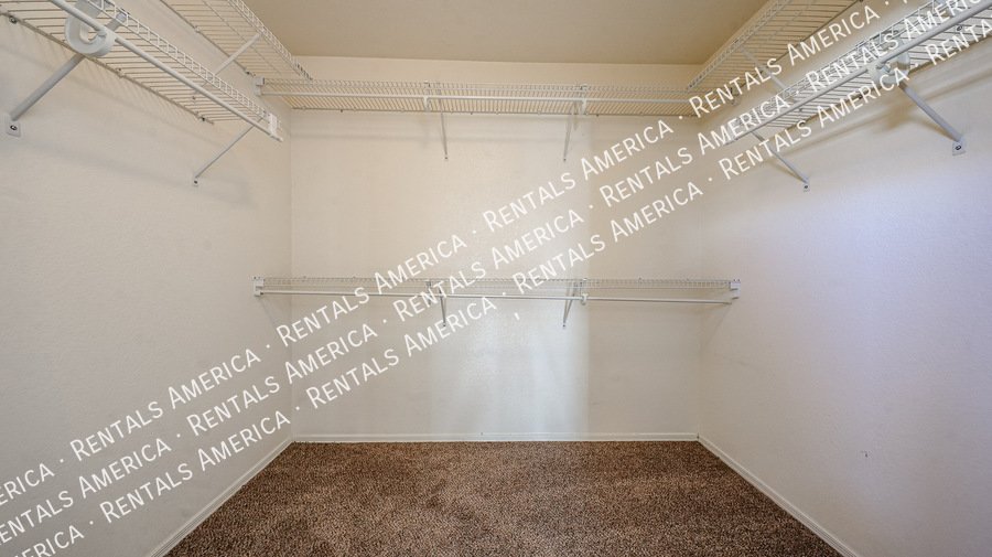 Great San Tan Location! 3 Bed/ 2.5 Bath w/Loft! property image