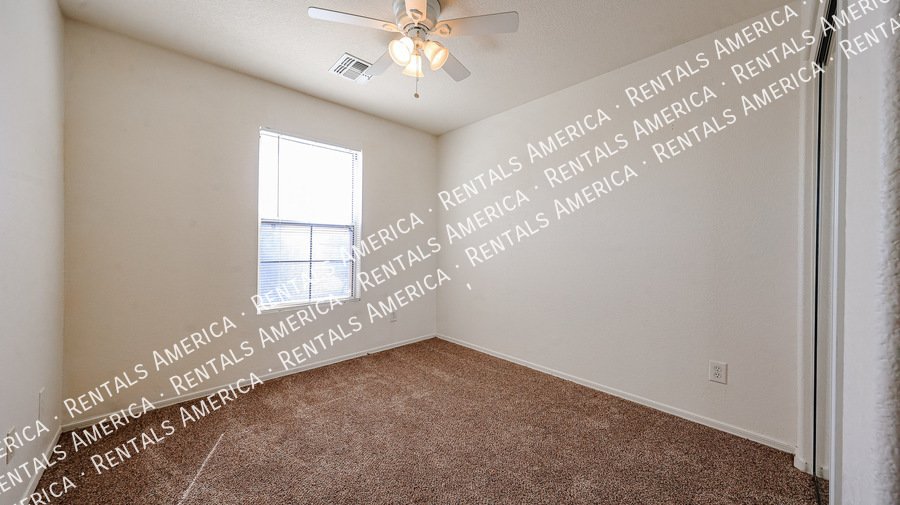 Great San Tan Location! 3 Bed/ 2.5 Bath w/Loft! property image