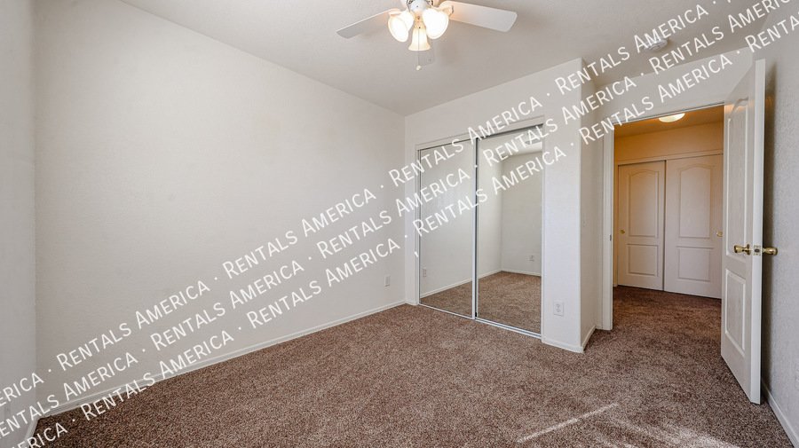 Great San Tan Location! 3 Bed/ 2.5 Bath w/Loft! property image