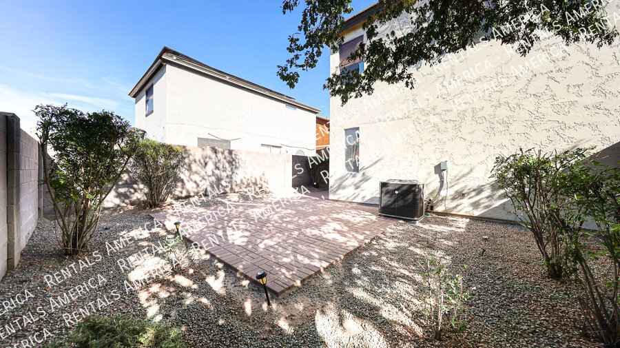 Great San Tan Location! 3 Bed/ 2.5 Bath w/Loft! property image