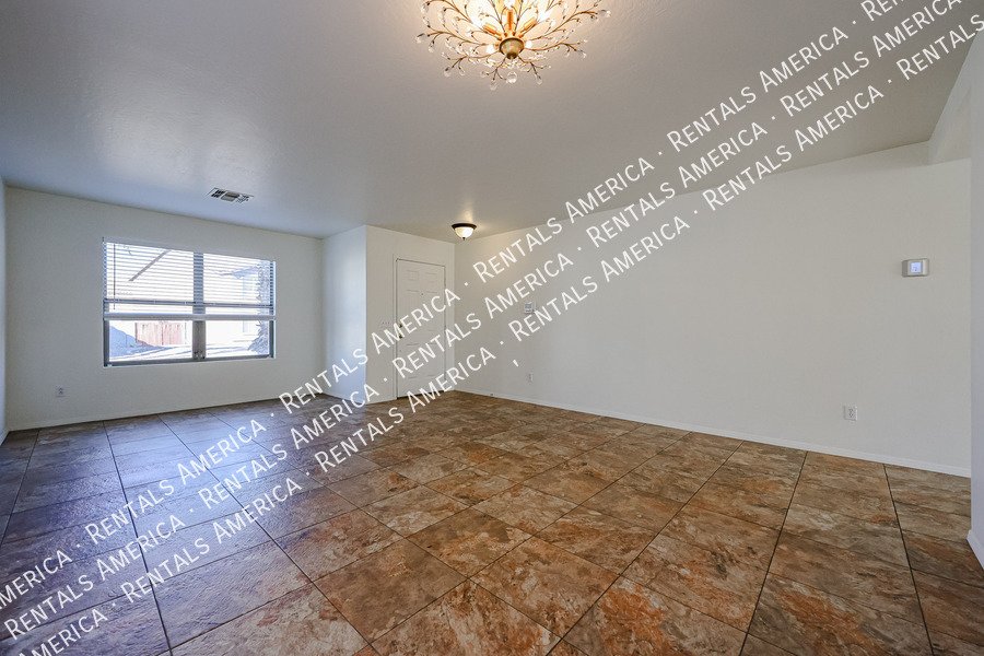 Spacious 4BD 2.5BA with Loft! Located in Cooper Commons! property image